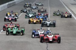 Start: Carlos Munoz, Andretti Autosport Honda aan de leiding