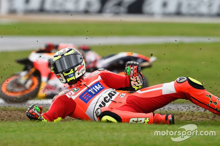 Choque de Andrea Iannone, Ducati Team