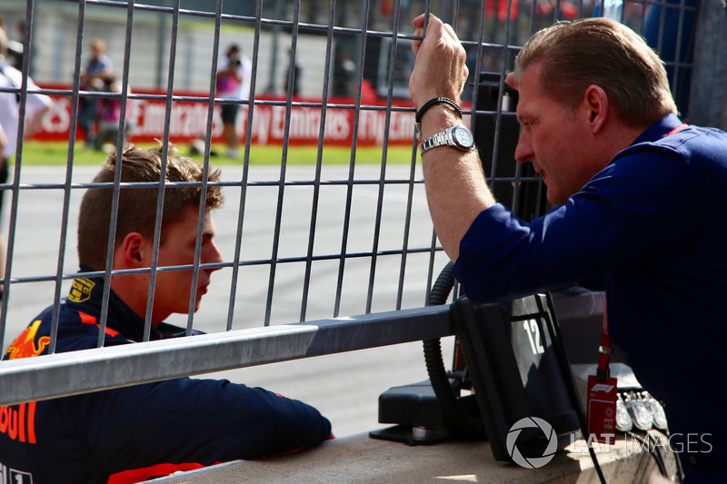 2. Verstappen doet het ook formidabel mét entourage