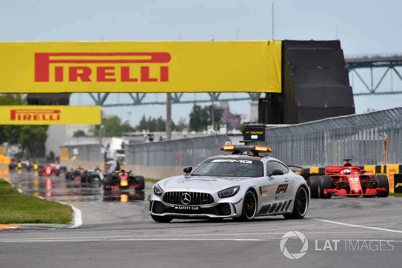El Safety Car encabeza el pelotón