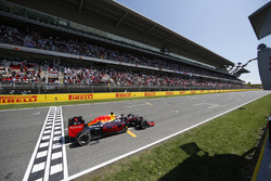 Damalı bayrak: Yarış galibi Max Verstappen, Red Bull Racing