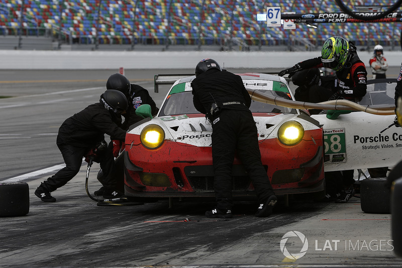 Pitstop, #58 Wright Motorsports Porsche 911 GT3 R, GTD: Patrick Long, Christina Nielsen, Robert Rena