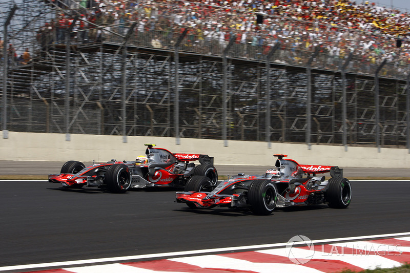 Льюіс Хемілтон, Фернандо Алонсо, McLaren MP4-22