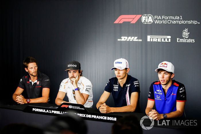 Romain Grosjean, Haas F1 Team, Fernando Alonso, McLaren, Esteban Ocon, Force India, y Pierre Gasly, Toro Rosso, conferencia de prensa
