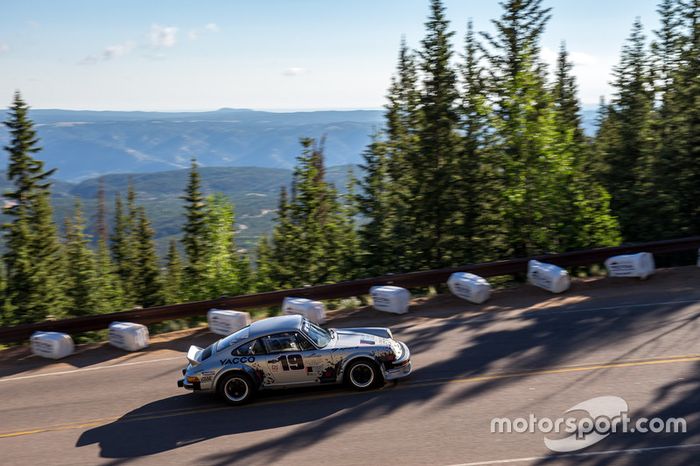 #19 Laure Many, Porsche 911 SC 3.0l Gr4