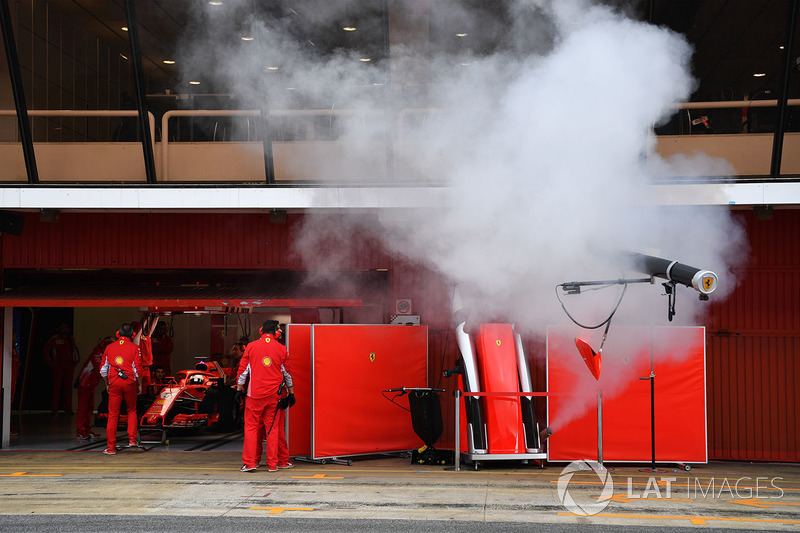 Humo en el garaje de Ferrari