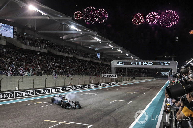 21. GP Abu Dhabi - Pemenang: Lewis Hamilton
