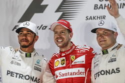 Lewis Hamilton, Mercedes AMG, segundo, Sebastian Vettel, Ferrari, ganador, Valtteri Bottas, Mercedes