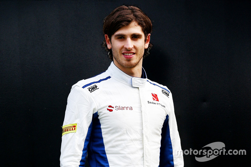 2017 Sauber F1 Team アントニオジョビナッツィ直筆サイン 2017 Sauber F1 Team アントニオジョビナッツィ直筆サイン