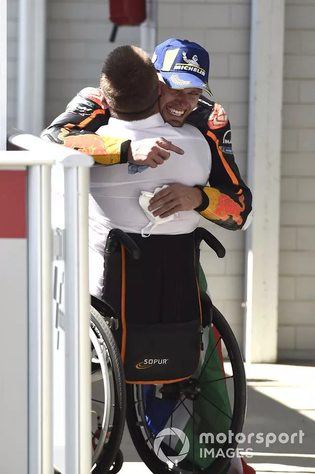 Ganador Brad Binder, Red Bull KTM Factory Racing, Pitt Beirer