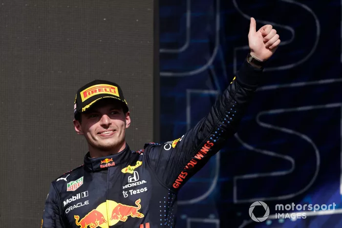 Podio: ganador Max Verstappen, Red Bull Racing,