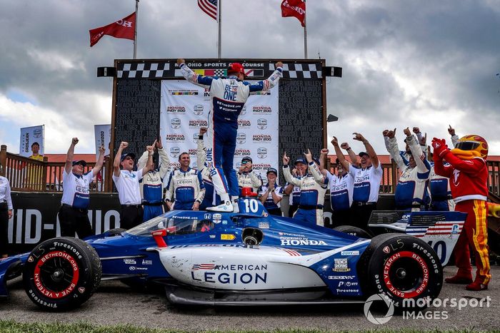 Alex Palou, Chip Ganassi Racing Honda, podio