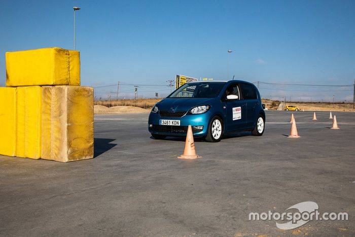 II Curso de Conducción y Nuevas Tecnologías BOSCH - Motor1.com España - Motorsport.com 