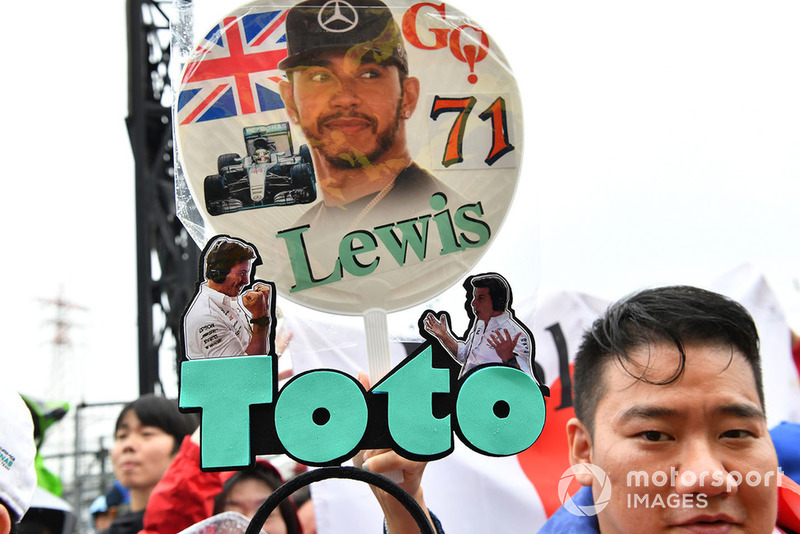Lewis Hamilton, Mercedes AMG F1 et Toto Wolff, directeur de Mercedes