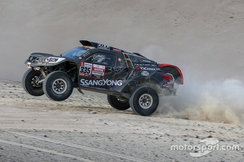 #335 SsangYong Tivoli DKR: Óscar Fuertes