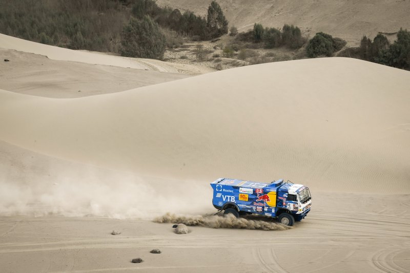 #500 Team Kamaz Master: Едуард Ніколаєв, Євген Яковлєв, Володимир Рибаков