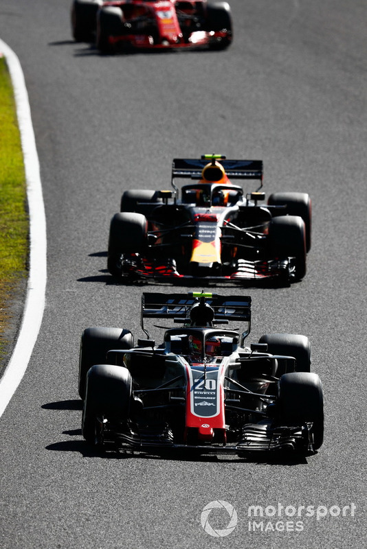 Kevin Magnussen, Haas F1 Team VF-18, Max Verstappen, Red Bull Racing RB14