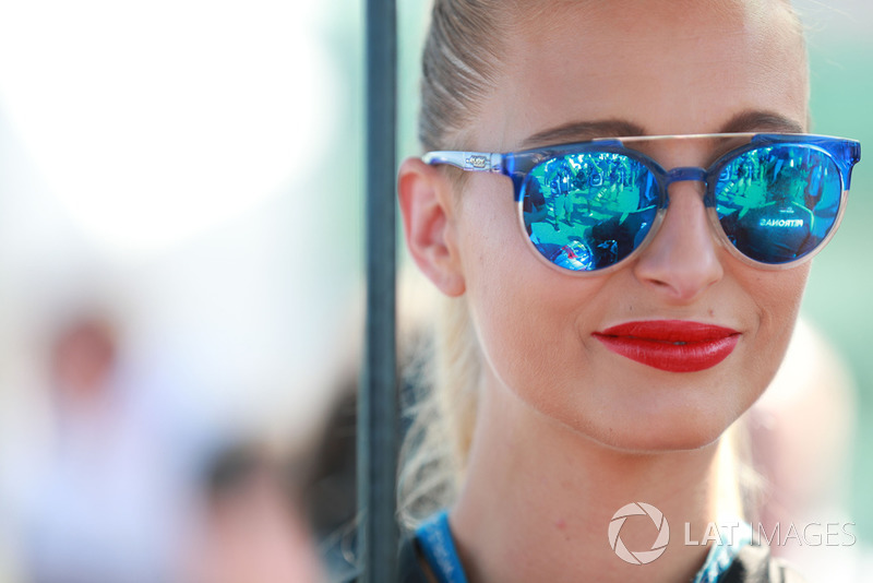 Grid girl