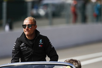 Valtteri Bottas, Mercedes AMG F1, in a Mercedes 300SL, on the drivers' parade