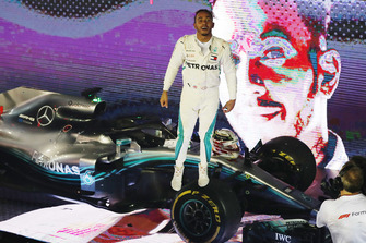 Il vincitore della gara Lewis Hamilton, Mercedes AMG F1 W09