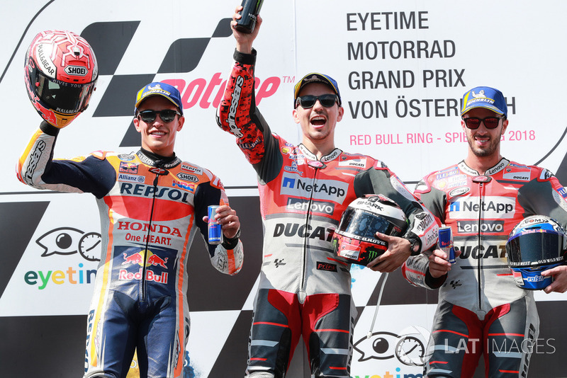 Подіум: друге місце Марк Маркес, Repsol Honda Team, переможець гонки Хорхе Лоренсо, Ducati Team, третє місце Андреа Довіціозо, Ducati Team
