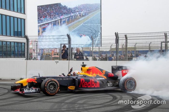 Max Verstappen, Red Bull Racing RB7