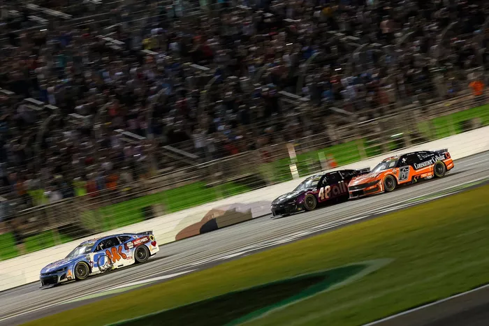 Chase Elliott, Hendrick Motorsports Chevrolet, Alex Bowman, Hendrick Motorsports Chevrolet, Brad Keselowski, Roush Fenway Keselowski Racing Ford