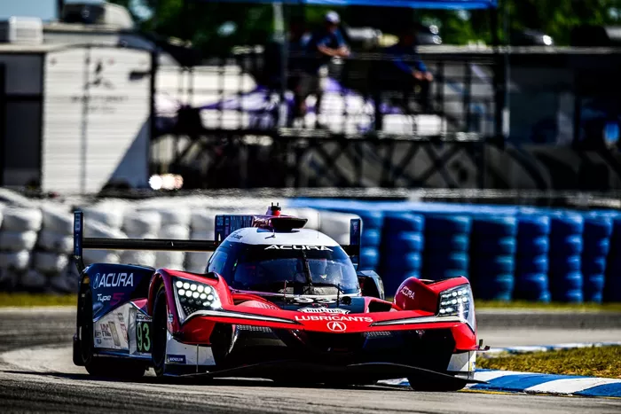 #93 Acura Meyer Shank Racing w/Curb Agajanian Acura ARX-06: Renger Van Der Zande, Nick Yelloly, Alex Palou