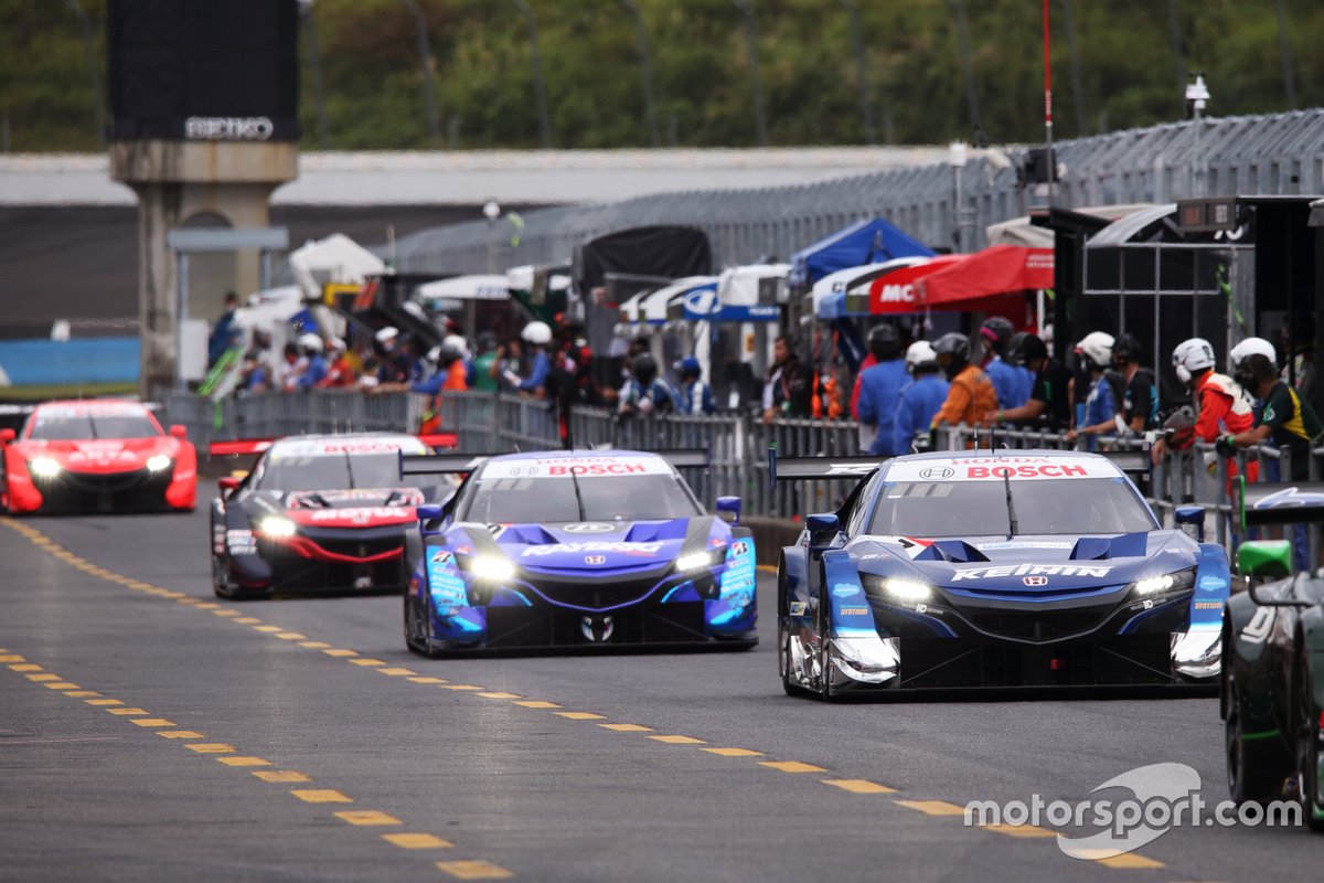 #17 KEIHIN NSX-GT, #100 RAYBRIG NSX-GT, #16 MOTUL MUGEN NSX-GT, #8 ARTA NSX-GT