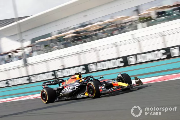 Jake Dennis, Red Bull Racing RB19 