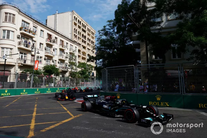 Lewis Hamilton, Mercedes W12, Max Verstappen, Red Bull Racing RB16B, Pierre Gasly, AlphaTauri AT02