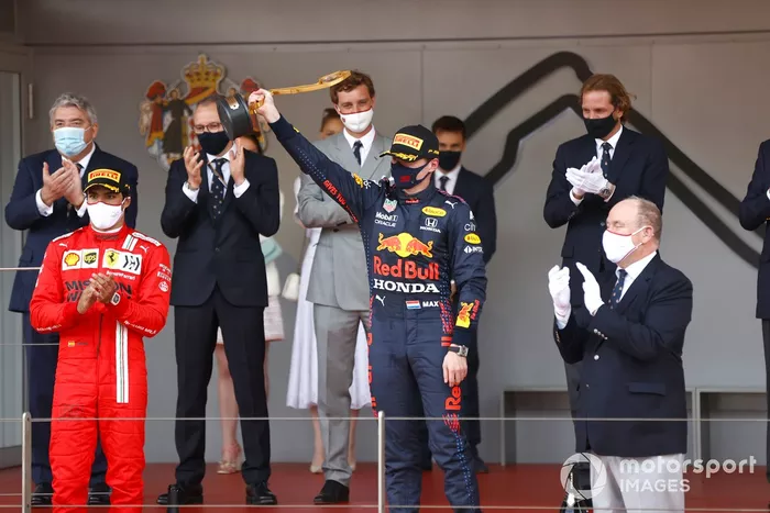 Podio: ganador Max Verstappen, Red Bull Racing