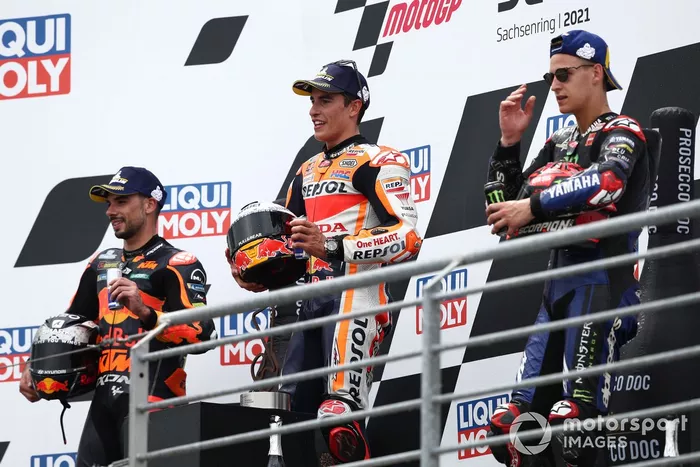 Podio: ganador de la carrera Marc Márquez, Repsol Honda Team, tercer lugar Miguel Oliveira, Red Bull KTM Factory Racing, segundo lugar Fabio Quartararo, Yamaha Factory Racing