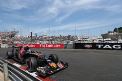 Carlos Sainz, Scuderia Toro Rosso