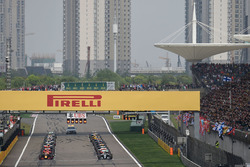 Nico Rosberg, Mercedes AMG F1 Team W07 op pole bij de start