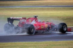 Sebastian Vettel, Ferrari pruebas de la especificación de Pirelli 2017