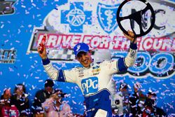 Race winner Joey Logano, Ford