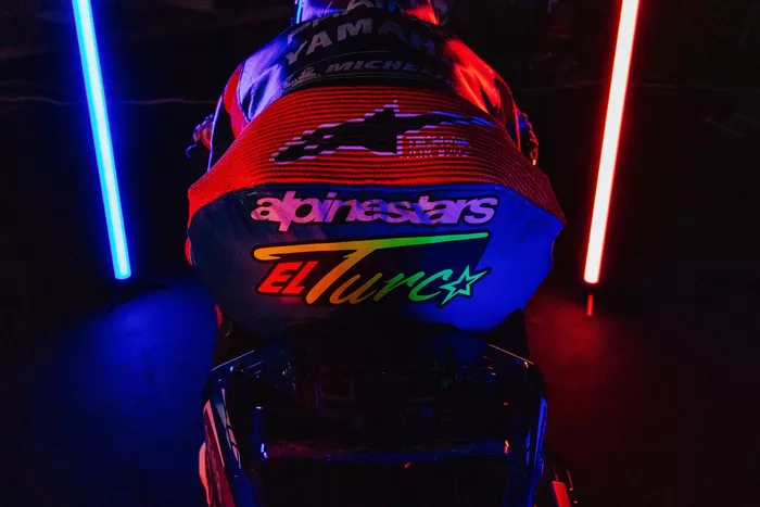 Helm van Toprak Razgatlioglu, Pramac Racing