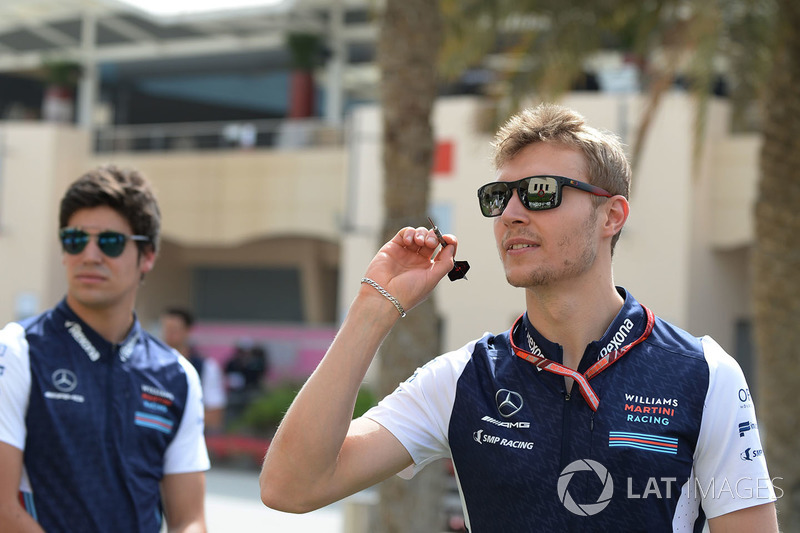 Sergey Sirotkin, Williams joue aux fléchettes
