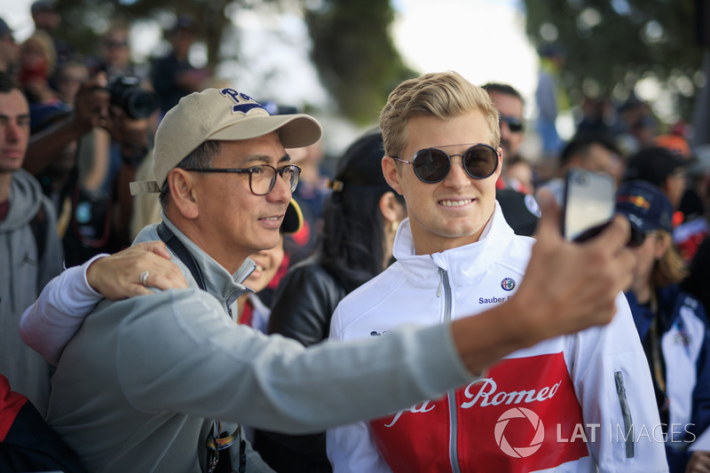 Marcus Ericsson, Sauber fans selfie