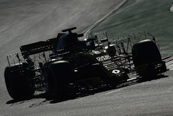 Carlos Sainz Jr., Renault Sport F1 Team RS18 with aero sensors