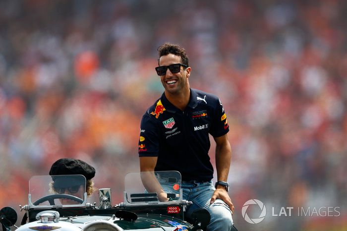 Daniel Ricciardo, Red Bull Racing, en el drivers parade