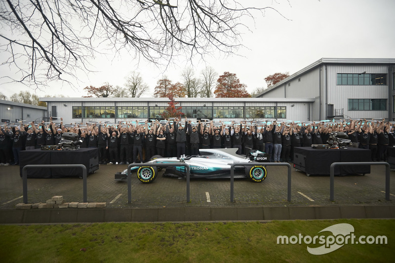 Ники Лауда, неисполнительный директор, Mercedes AMG F1, Льюис Хэмилтон, Mercedes AMG F1, Тото Вольф