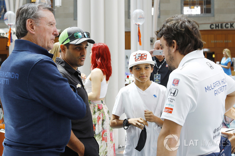 Johnny Rutherford, Juan Pablo Montoya, Team Penske Chevrolet, Fernando Alonso, Andretti Autosport Ho