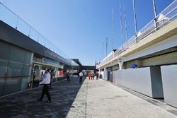 Neue Fahrerlagergebäude