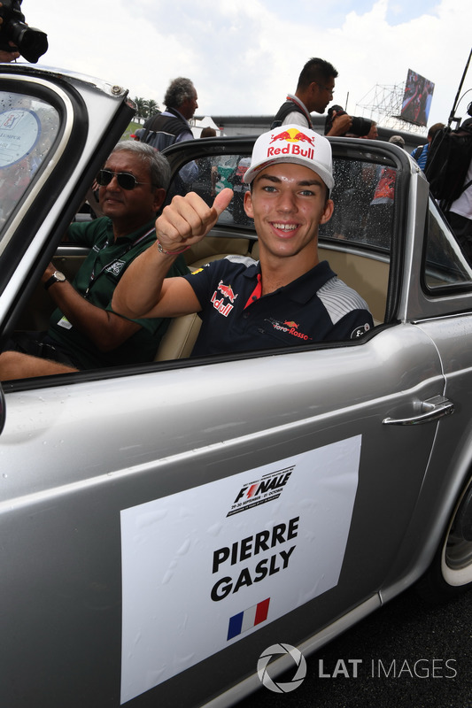 Pierre Gasly, Scuderia Toro Rosso on the drivers parade