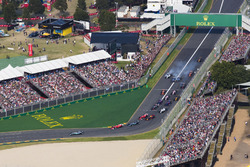 Lewis Hamilton, Mercedes AMG F1 W08, Sebastian Vettel, Ferrari SF70H, Valtteri Bottas, Mercedes AMG