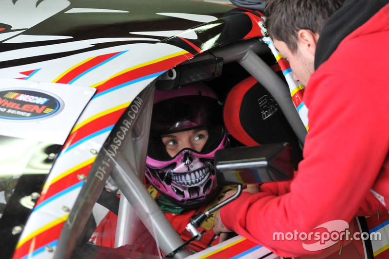 <img class="ms-flag-img ms-flag-img_s1" title="Netherlands" src="https://cdn-2.motorsport.com/static/img/cf/nl-3.svg" alt="Netherlands" width="32" /> Milou Mets, 28 años