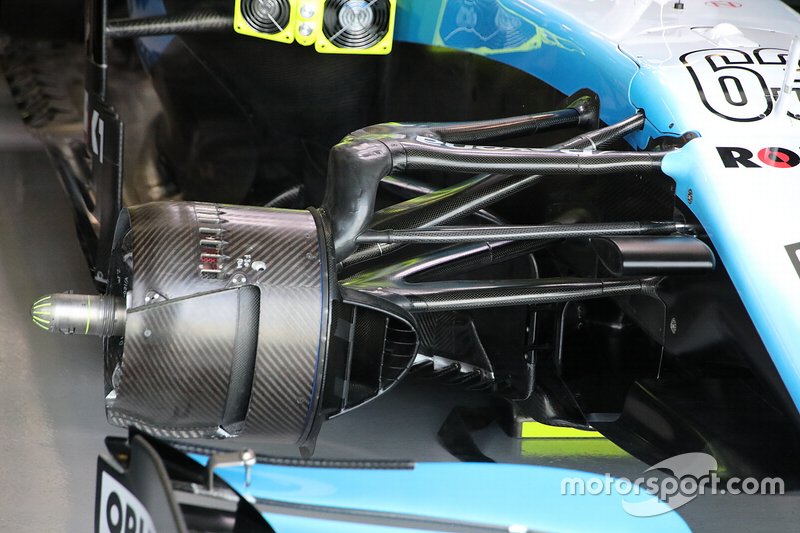 Williams Racing FW42 front süspansiyon detayı