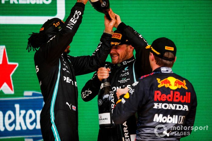 Podio: Ganador Lewis Hamilton, Mercedes, tercer lugar Valtteri Bottas, Mercedes, segundo lugar Max Verstappen, Red Bull Racing